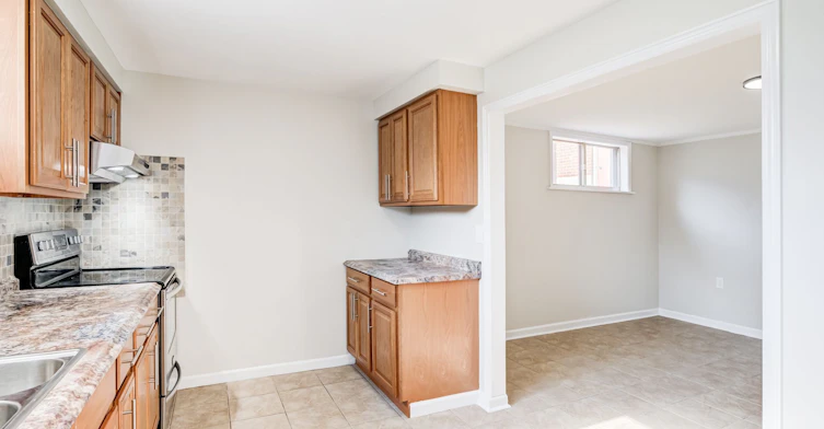 Bsmt-5 Paramount Court, Toronto, ON, M6M 2L3 - 10