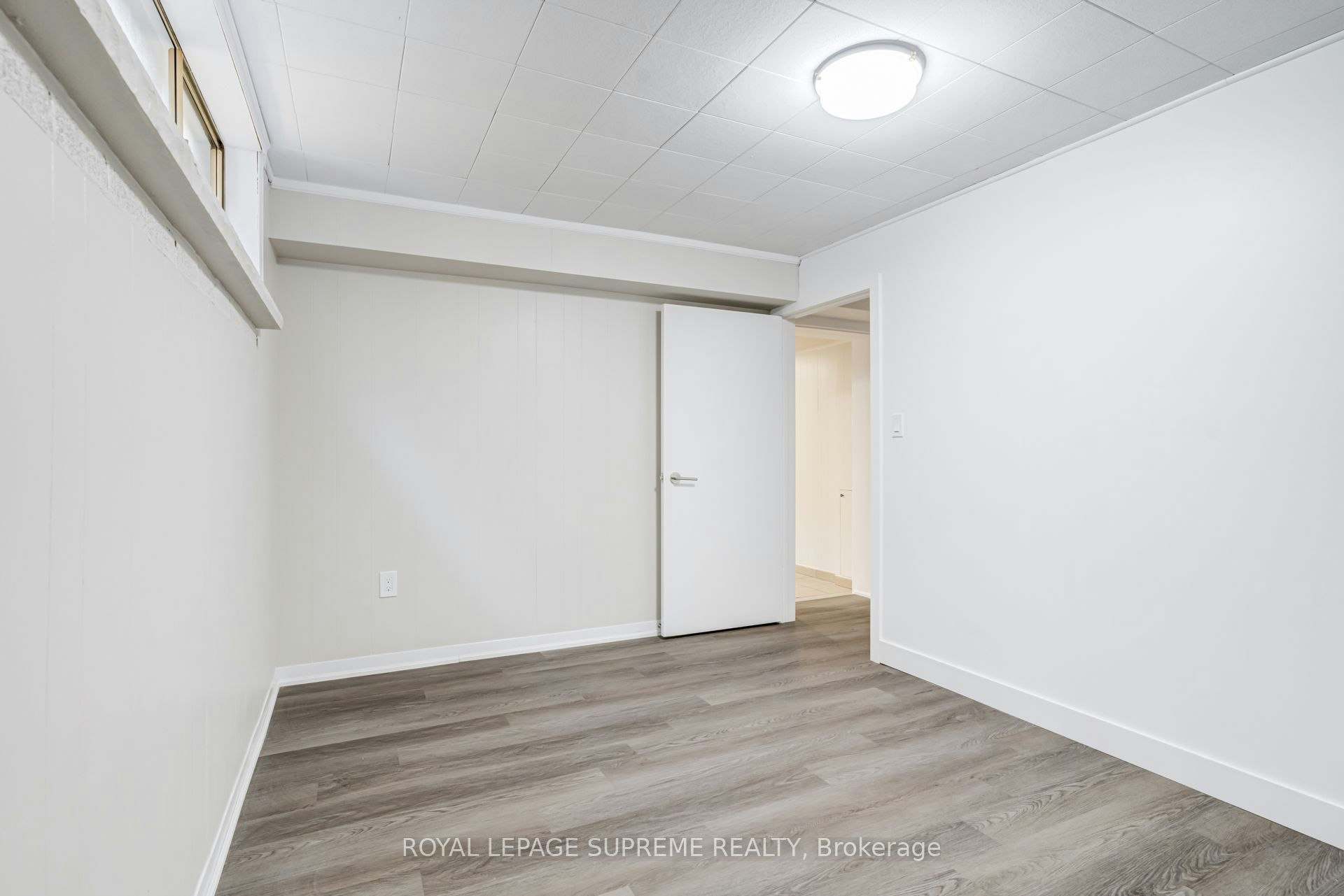 Bsmt-5 Paramount Court, Toronto, ON, M6M 2L3 - 18