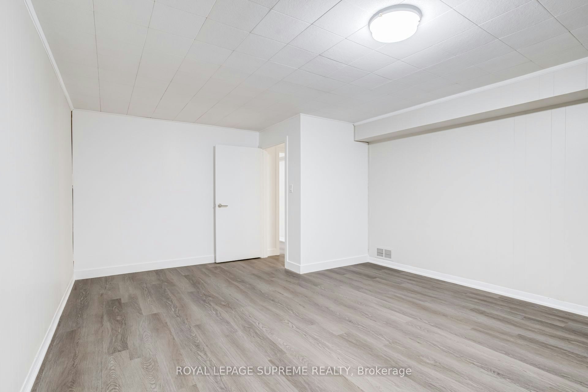 Bsmt-5 Paramount Court, Toronto, ON, M6M 2L3 - 14