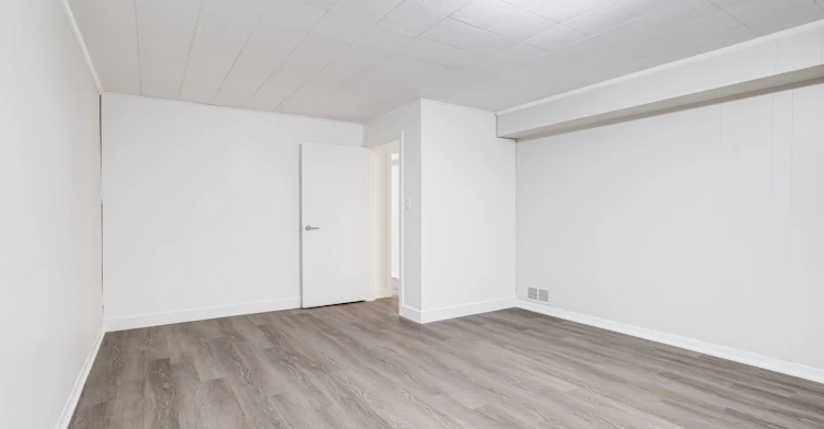Bsmt-5 Paramount Court, Toronto, ON, M6M 2L3 - 14