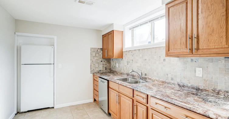 Bsmt-5 Paramount Court, Toronto, ON, M6M 2L3 - 11