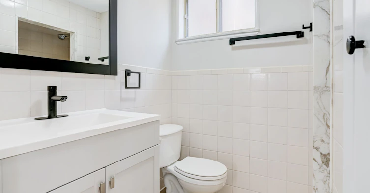 Bsmt-5 Paramount Court, Toronto, ON, M6M 2L3 - 19