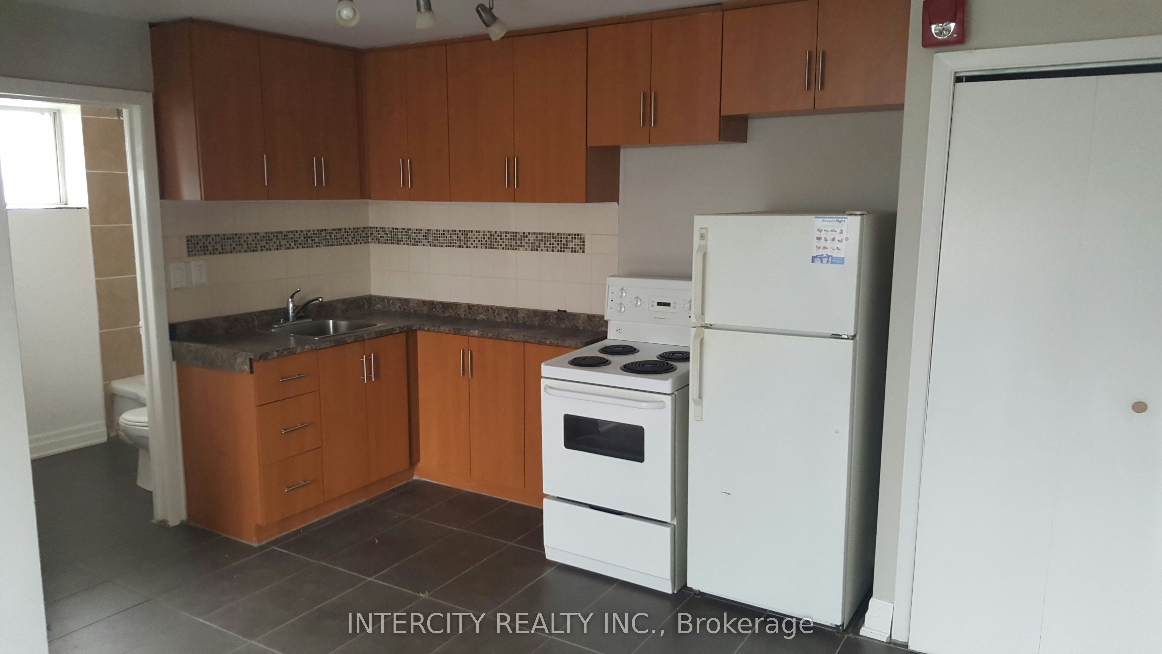 C-14 North Alarton Street, Mississauga, ON, L4T 1J8