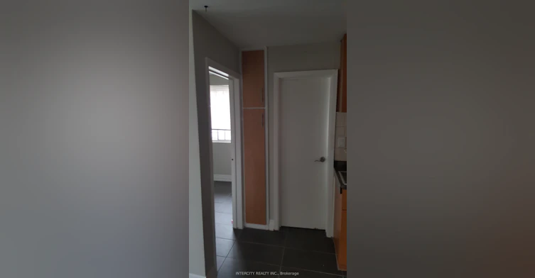C-14 North Alarton Street, Mississauga, ON, L4T 1J8 - 2