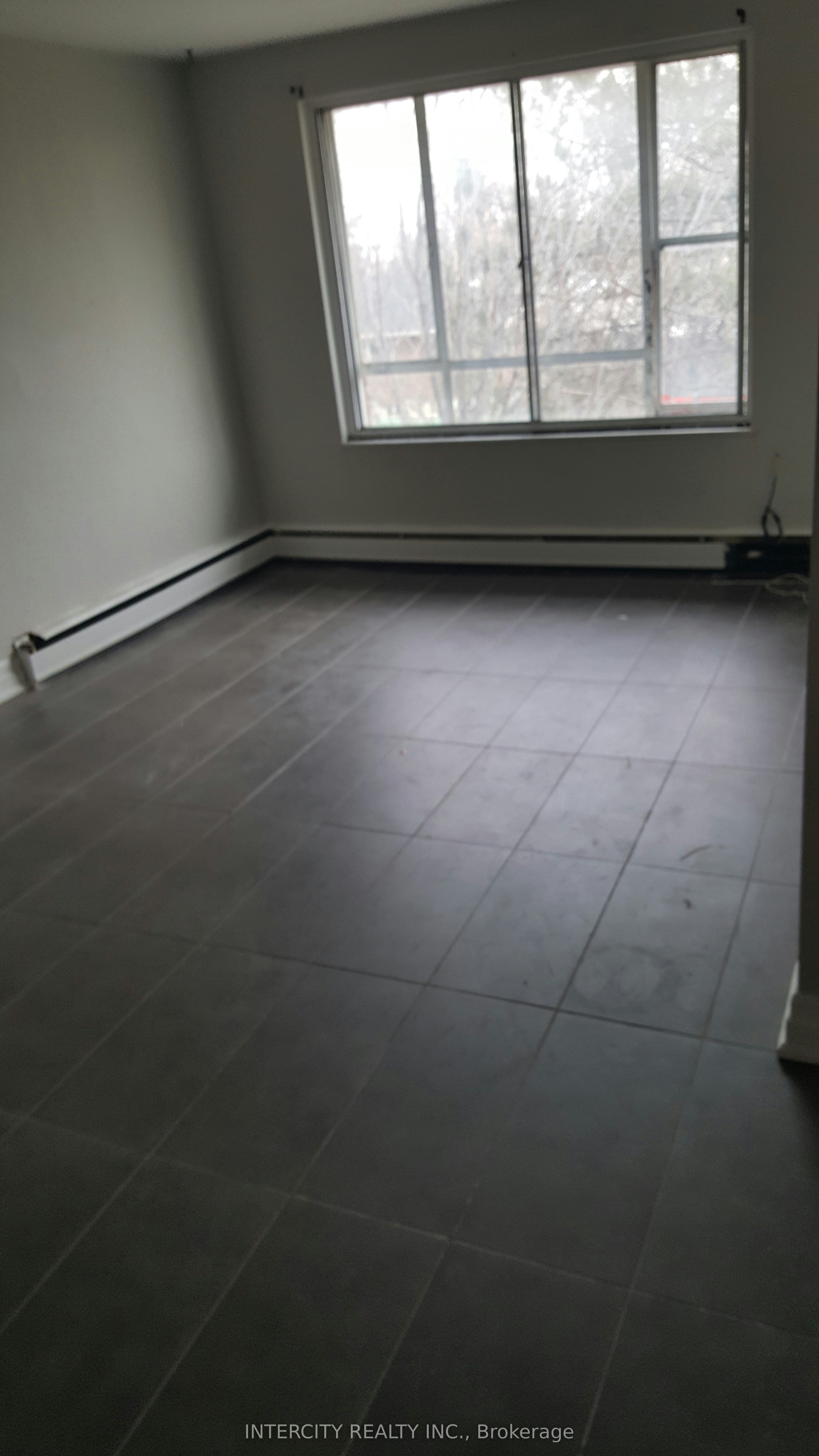 C-14 North Alarton Street, Mississauga, ON, L4T 1J8 - 7