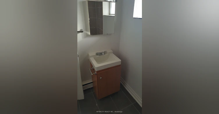 C-14 North Alarton Street, Mississauga, ON, L4T 1J8 - 6