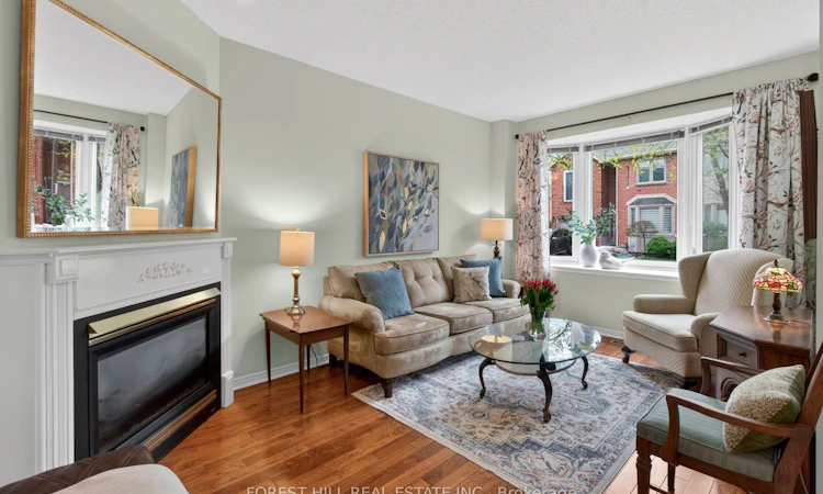 30-4635 Regents Terrace