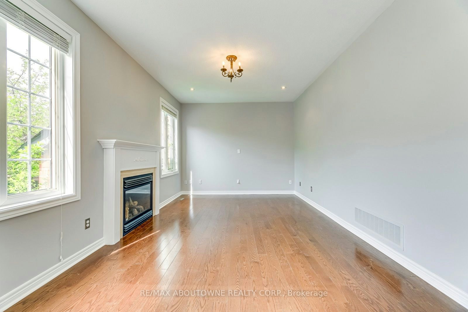 2290 Woodmont Crescent S, Oakville, ON, L6M 5A1 - 21