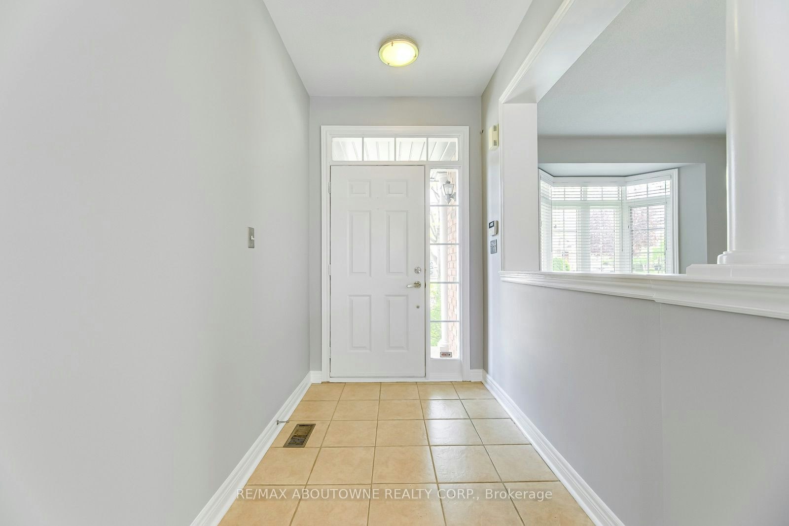 2290 Woodmont Crescent S, Oakville, ON, L6M 5A1 - 4