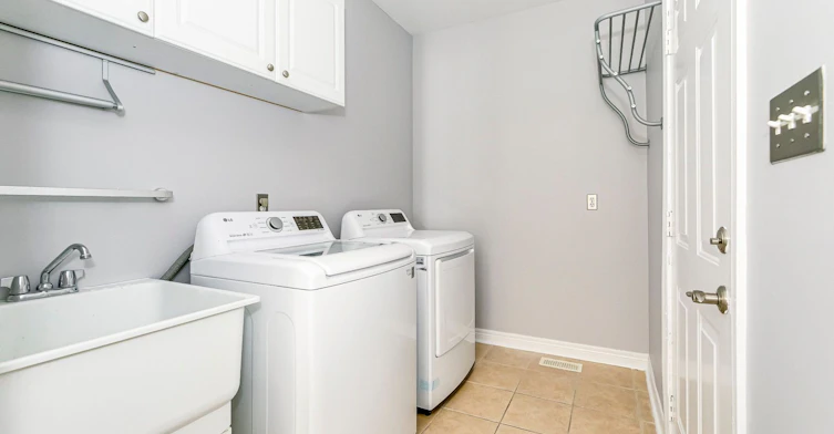 2290 Woodmont Crescent S, Oakville, ON, L6M 5A1 - 23