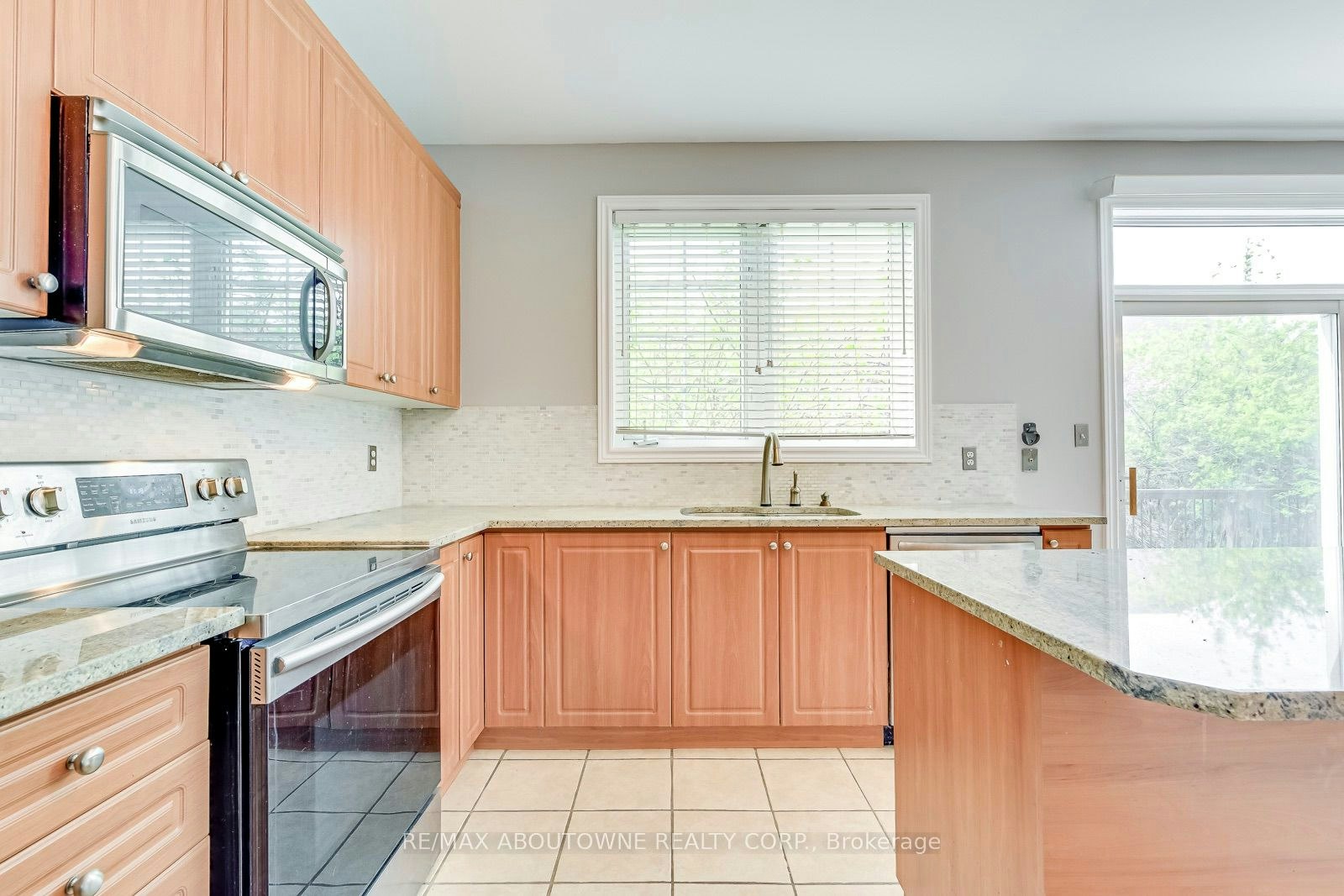 2290 Woodmont Crescent S, Oakville, ON, L6M 5A1 - 17