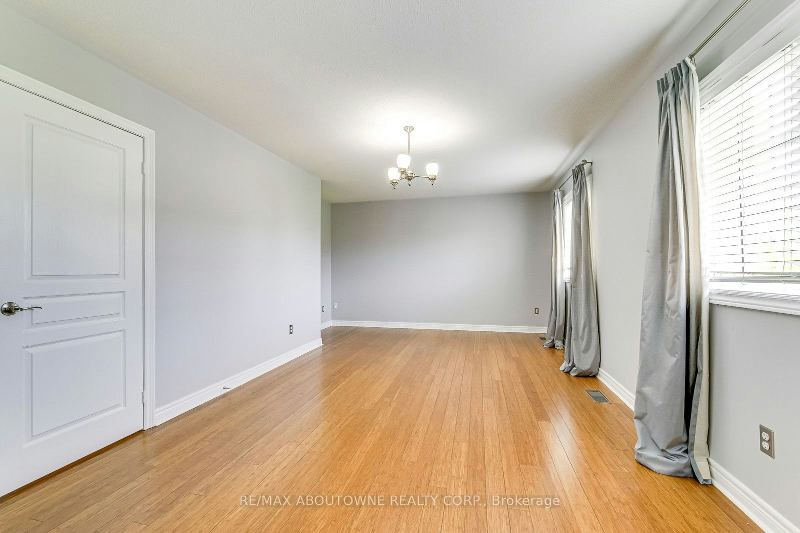 2290 Woodmont Crescent S, Oakville, ON, L6M 5A1 - 27
