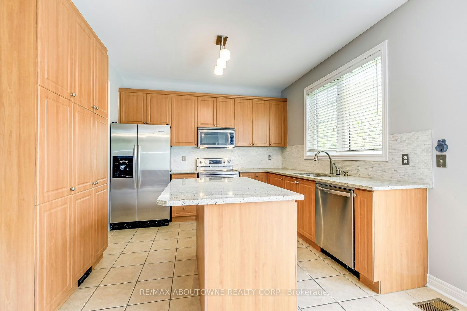 2290 Woodmont Crescent S, Oakville, ON, L6M 5A1 - 15