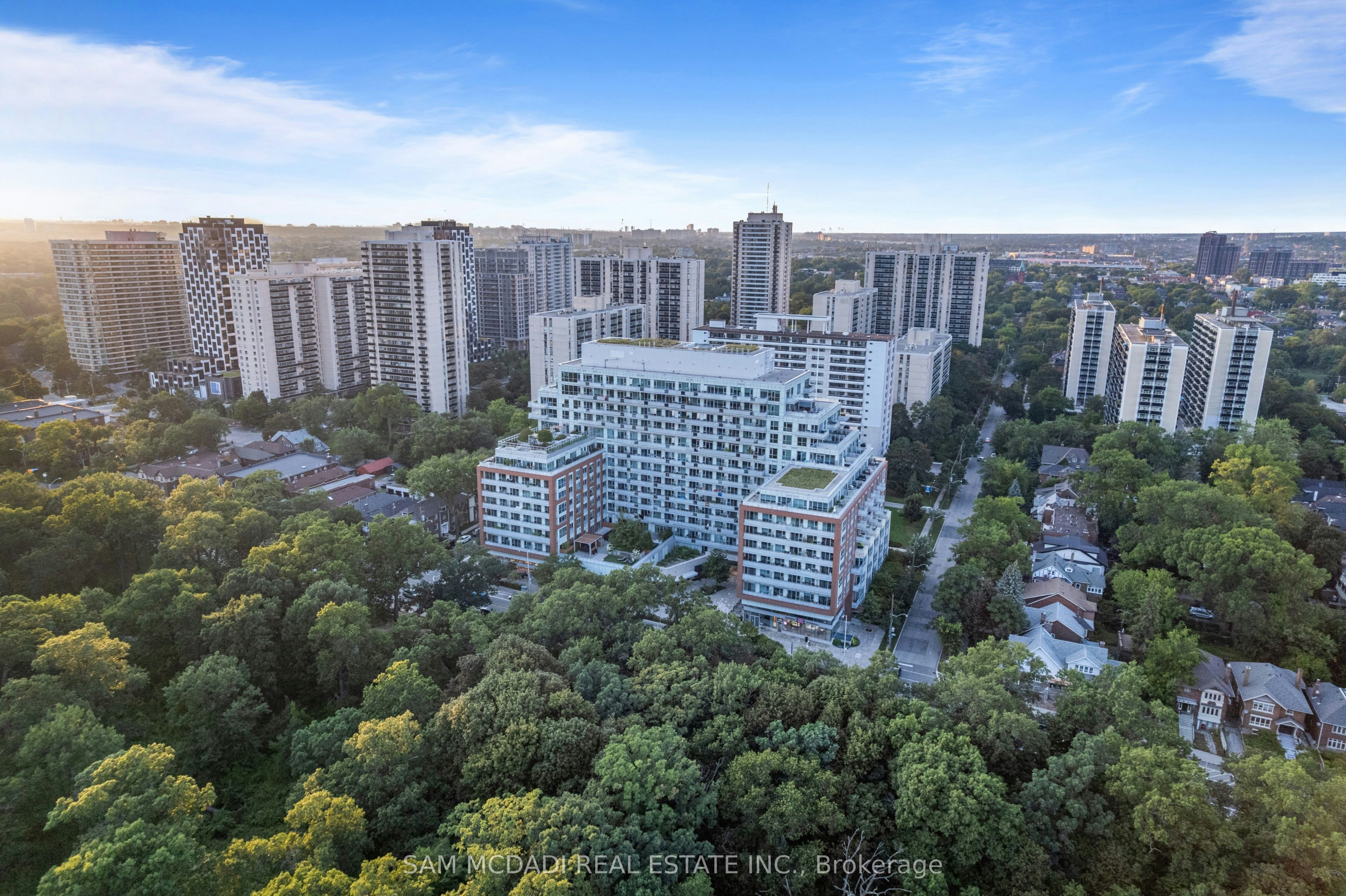 817-1830 Bloor Street W, Toronto, ON, M6P 0A2