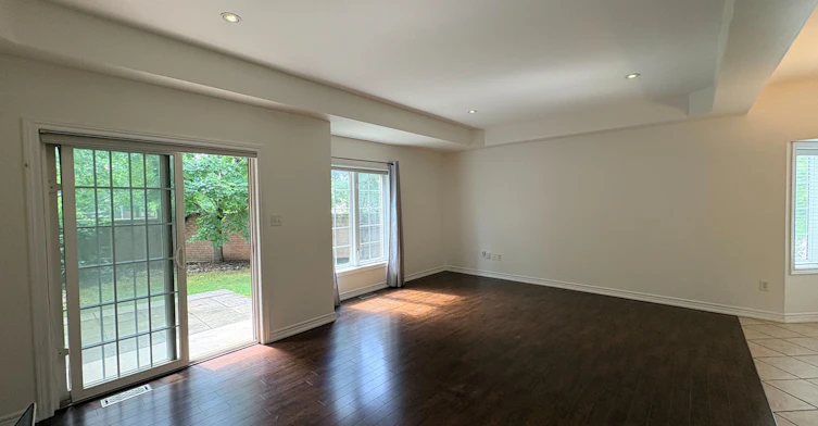 4029 Alexan Crescent, Burlington, ON, L7M 5A8 - 2