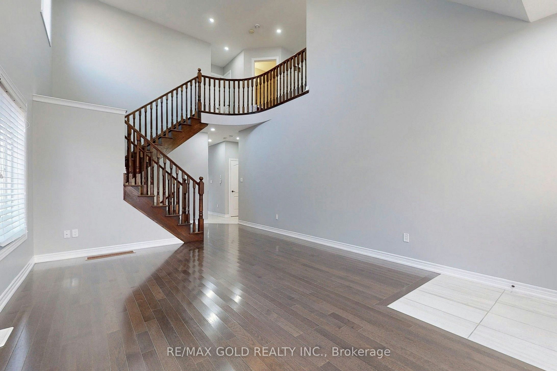 9 Lobelia Street, Brampton, ON, L6R 3Z6 - 5