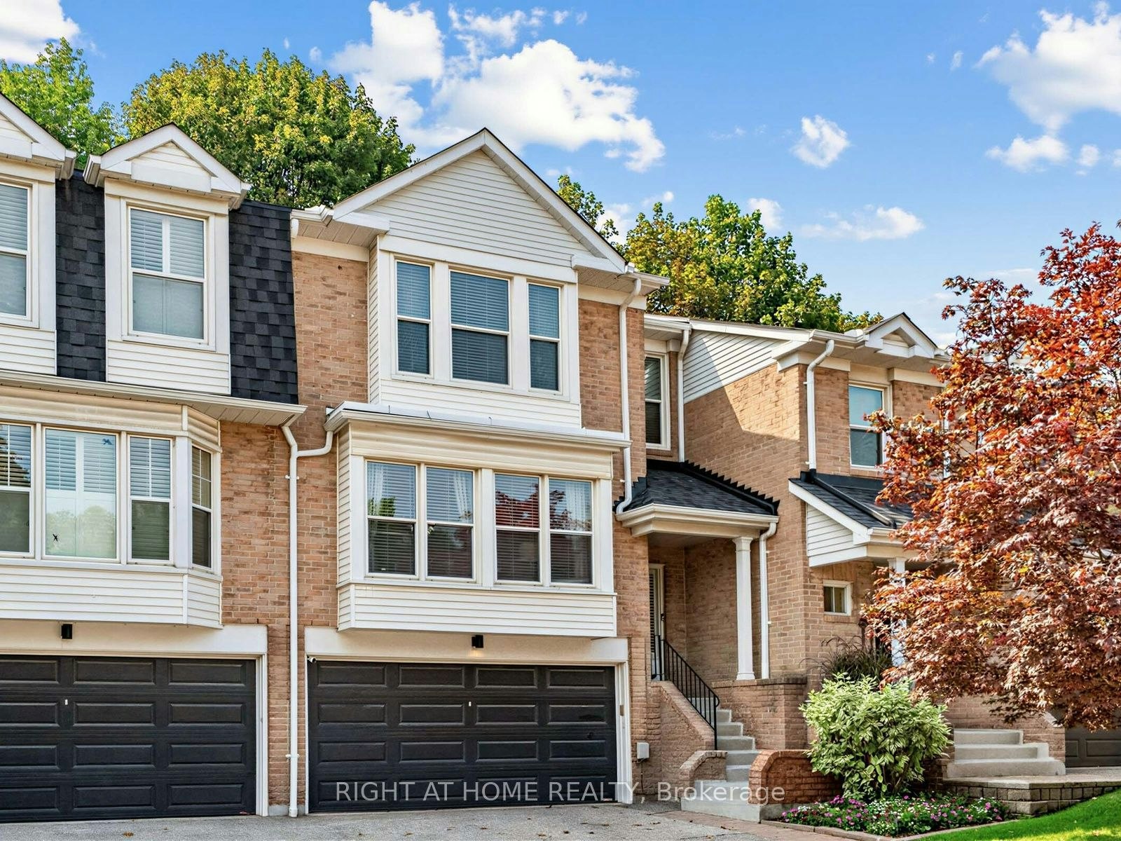 25-25 Tamarack Circle, Toronto, ON, M9P 3T9