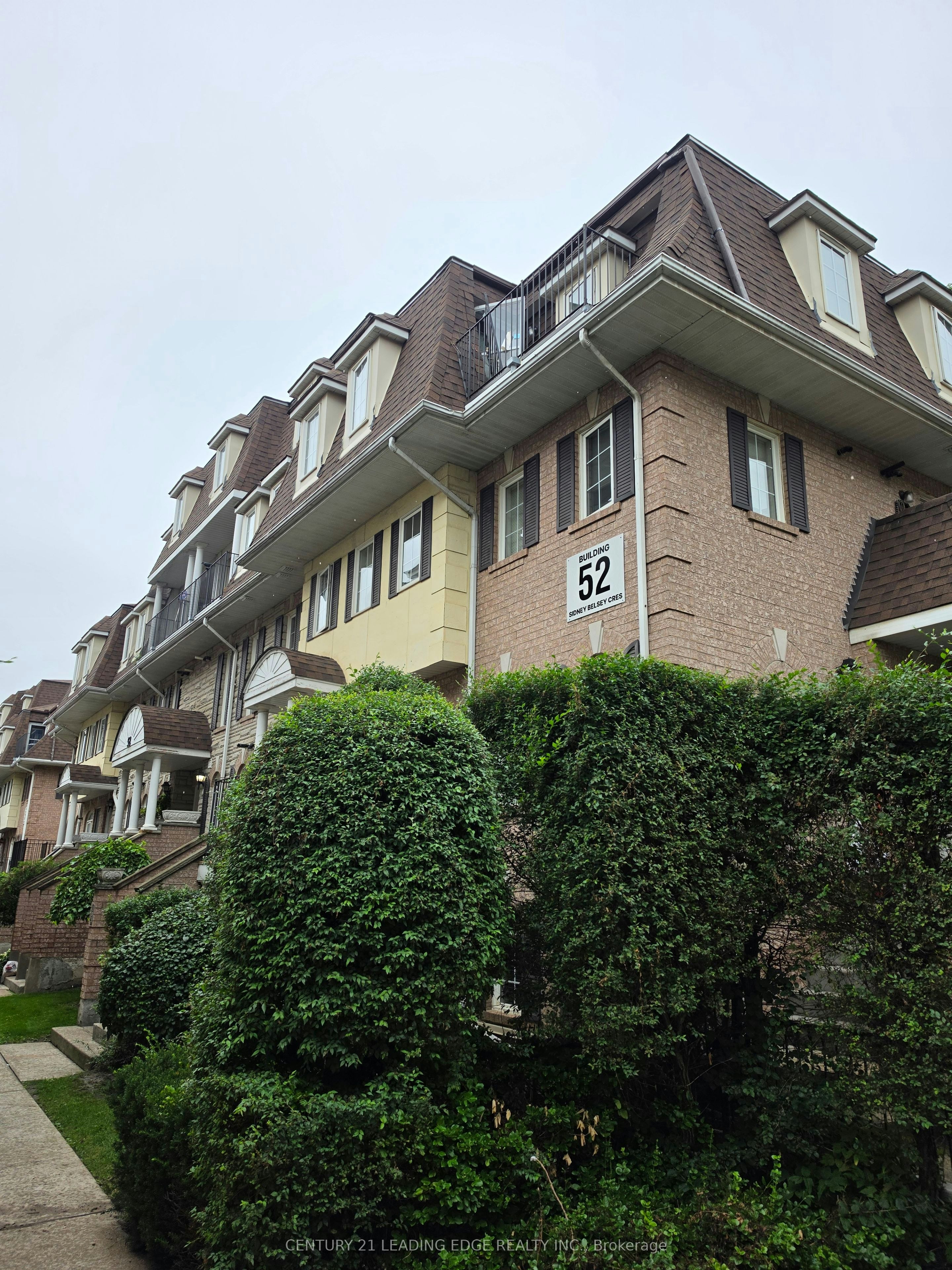 202-52 Sidney Belsey Crescent, Toronto, ON, M6M 5J1 - 2