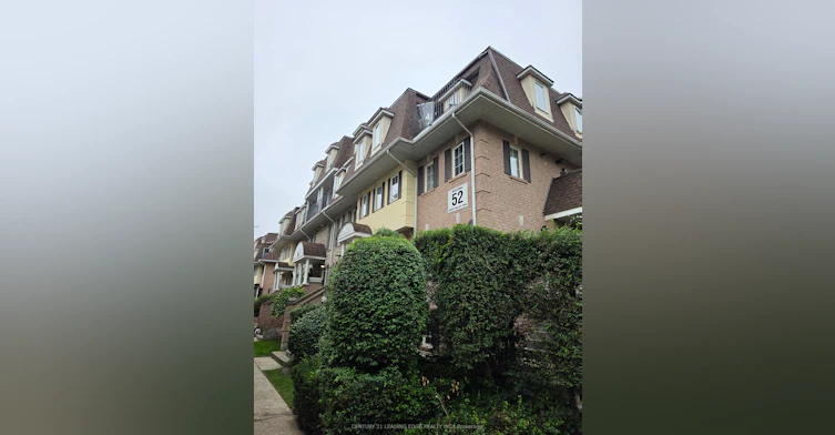 202-52 Sidney Belsey Crescent, Toronto, ON, M6M 5J1 - 2
