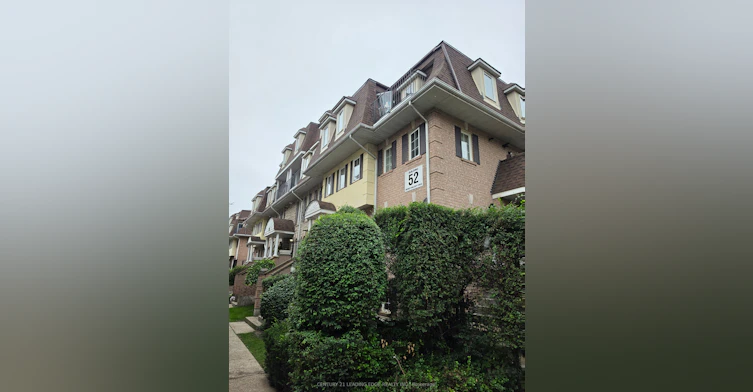 202-52 Sidney Belsey Crescent, Toronto, ON, M6M 5J1 - 3