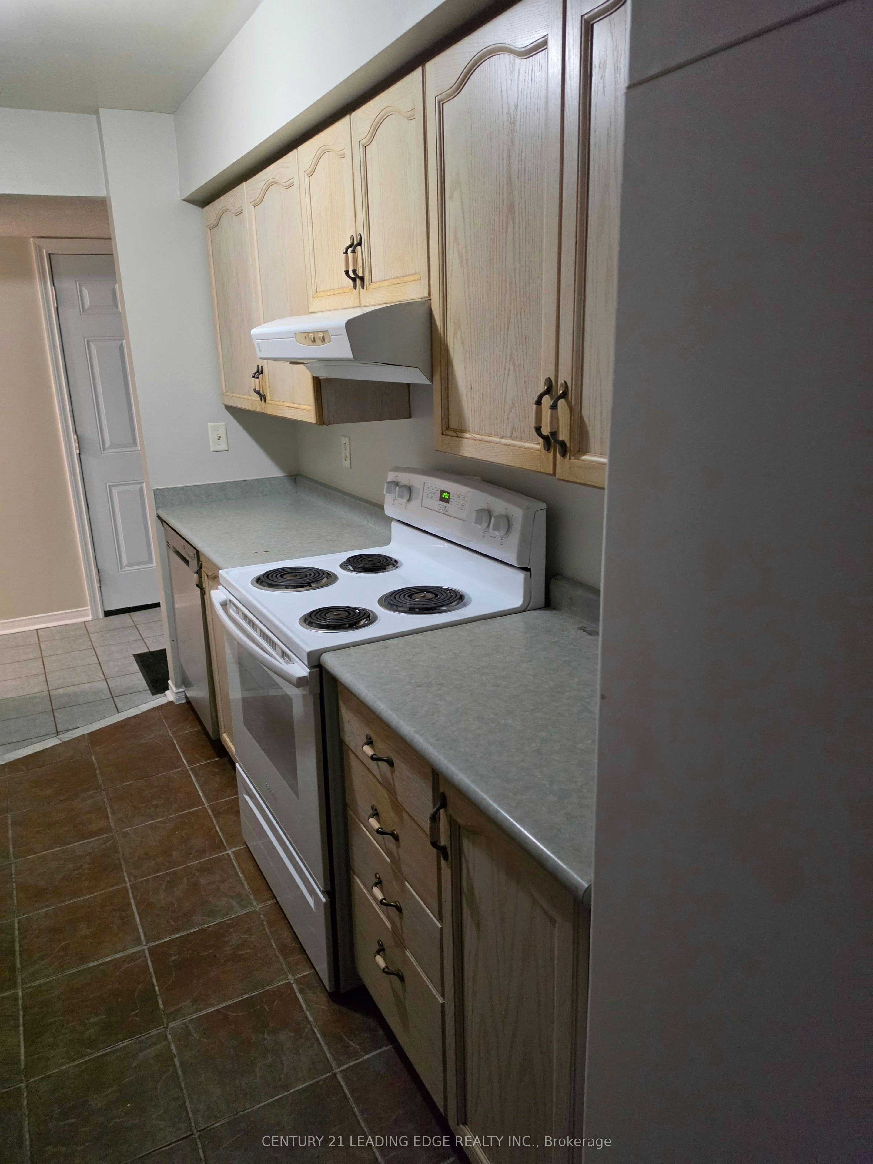 202-52 Sidney Belsey Crescent, Toronto, ON, M6M 5J1 - 11