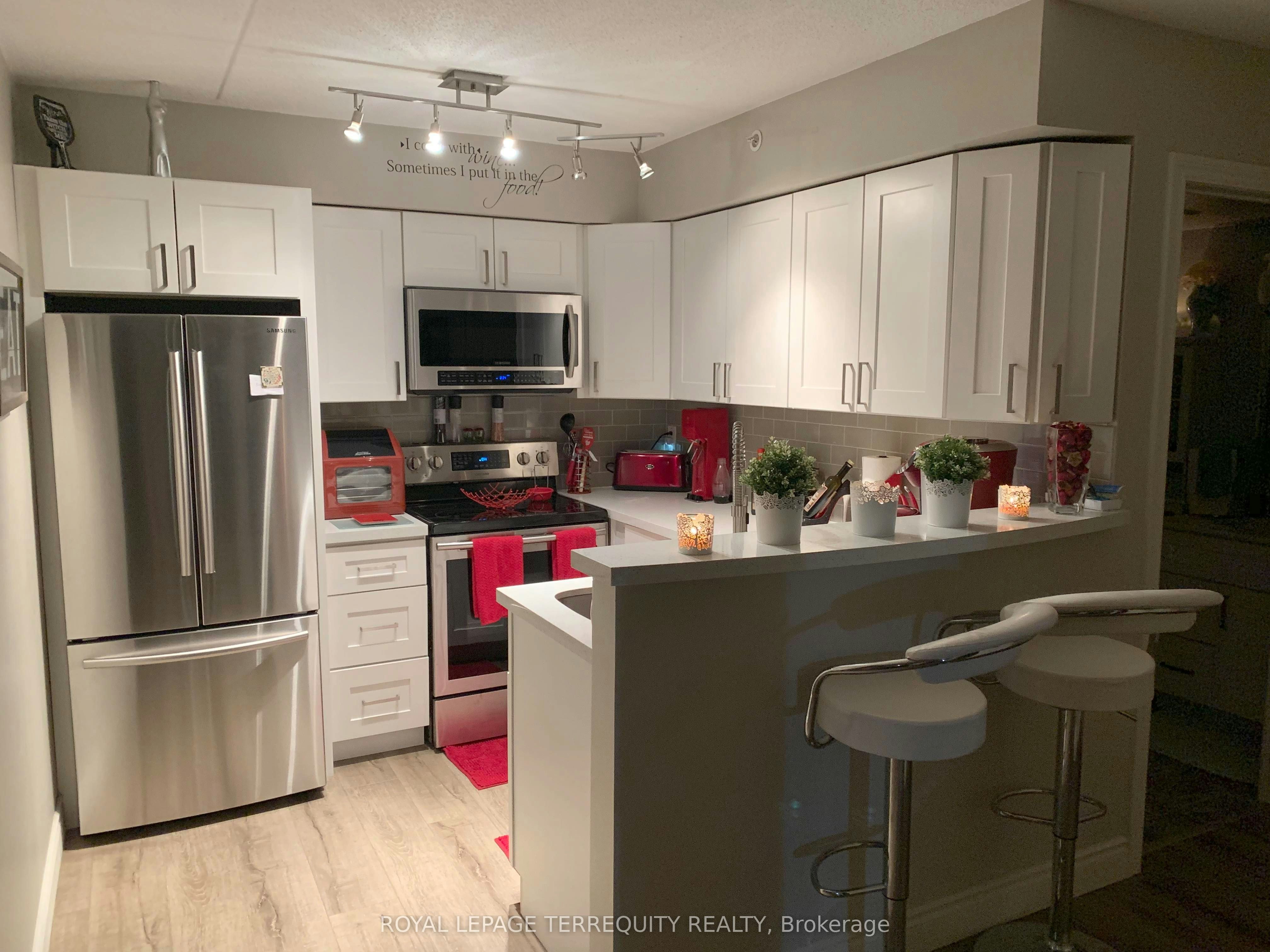 308-1431 Walkers Line, Burlington, ON, L7M 4P3