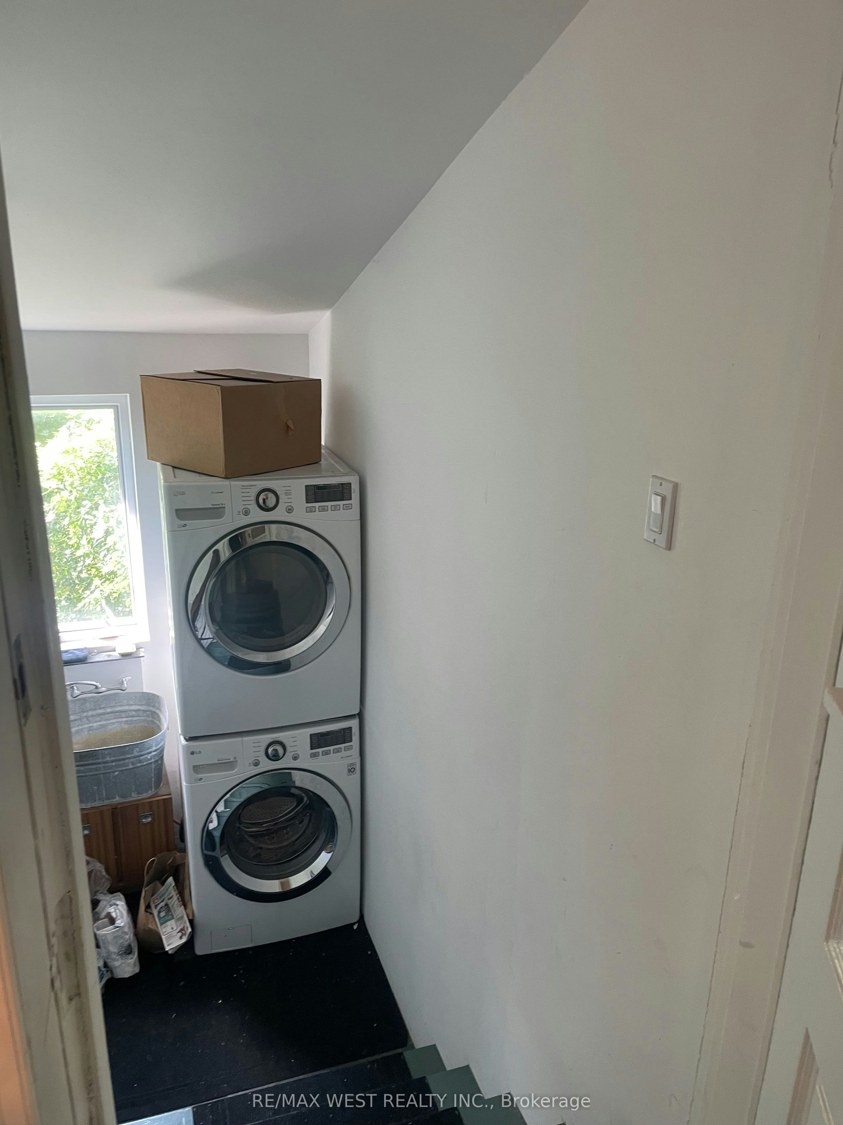 Main & Second-58 Lynd Avenue, Toronto, ON, M6R 1T9 - 17