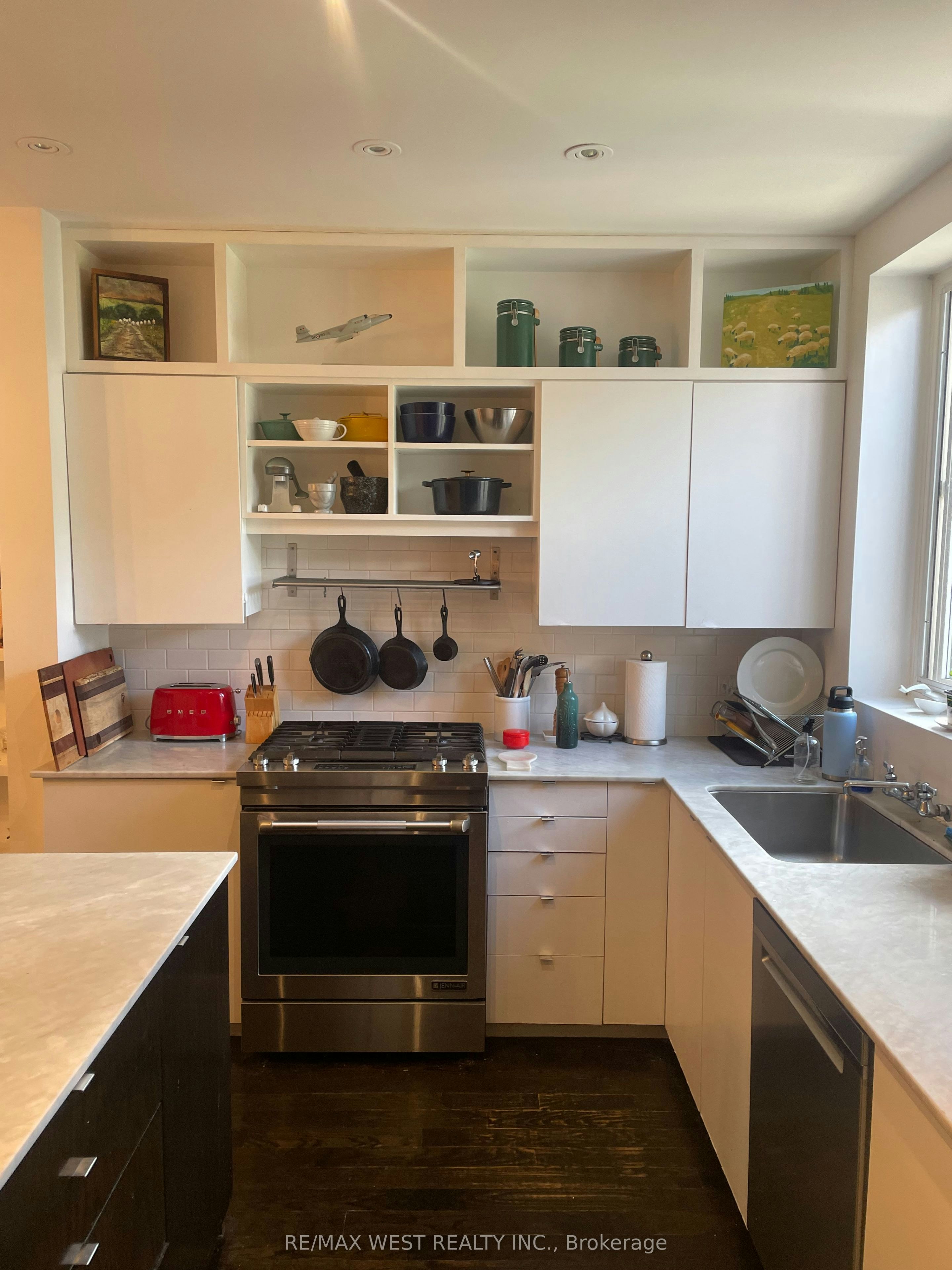 Main & Second-58 Lynd Avenue, Toronto, ON, M6R 1T9 - 11