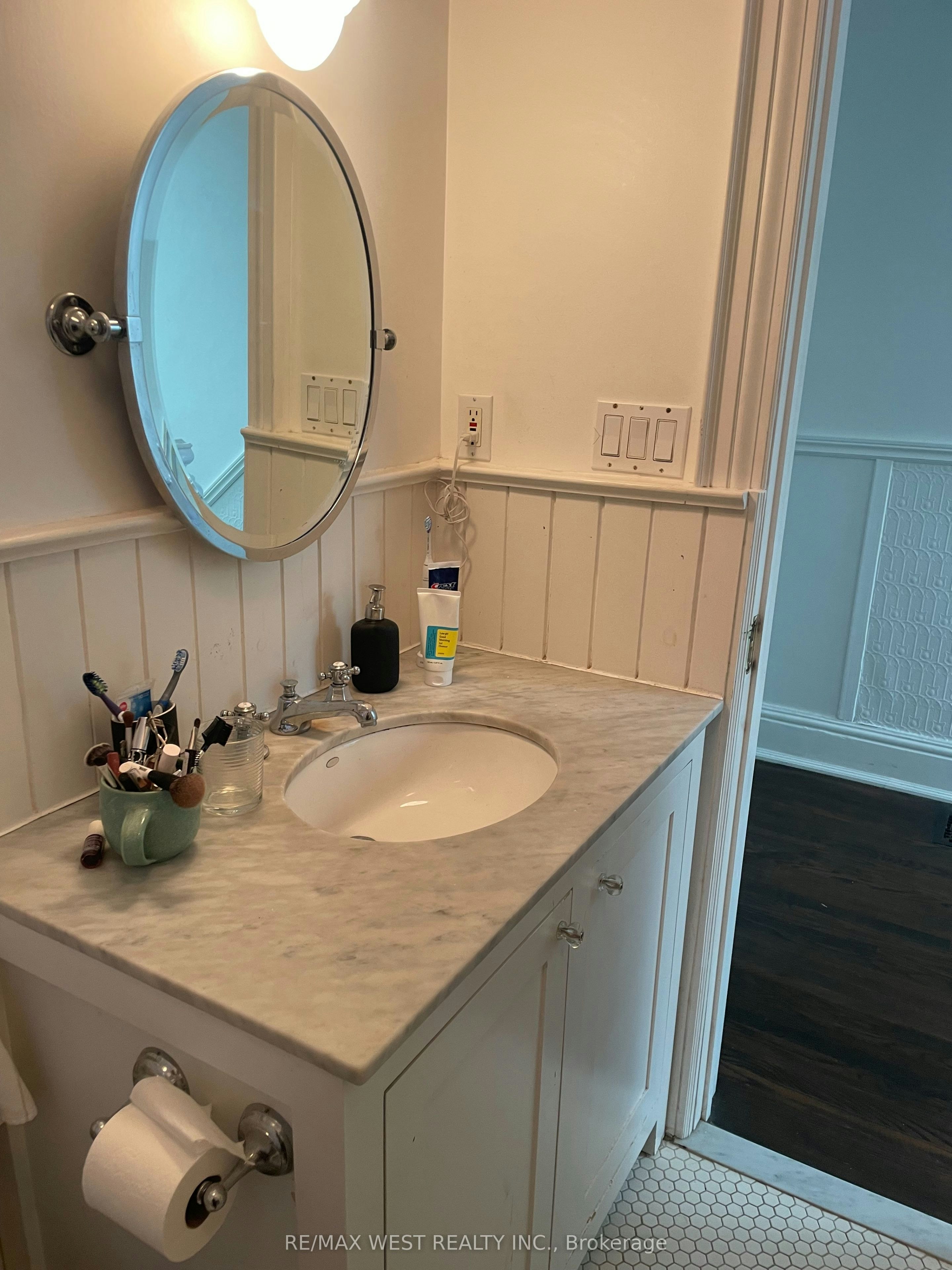 Main & Second-58 Lynd Avenue, Toronto, ON, M6R 1T9 - 29