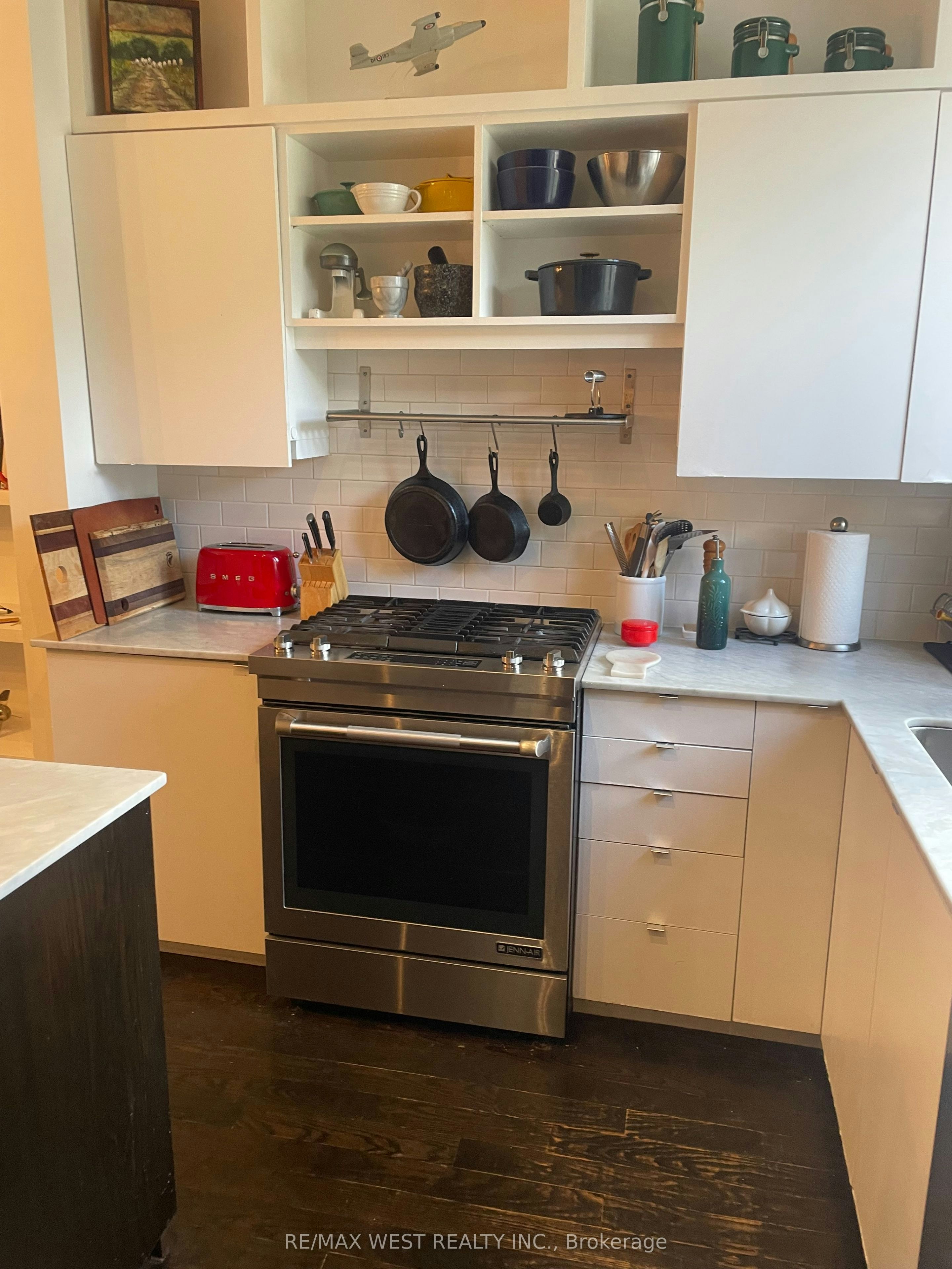 Main & Second-58 Lynd Avenue, Toronto, ON, M6R 1T9 - 10
