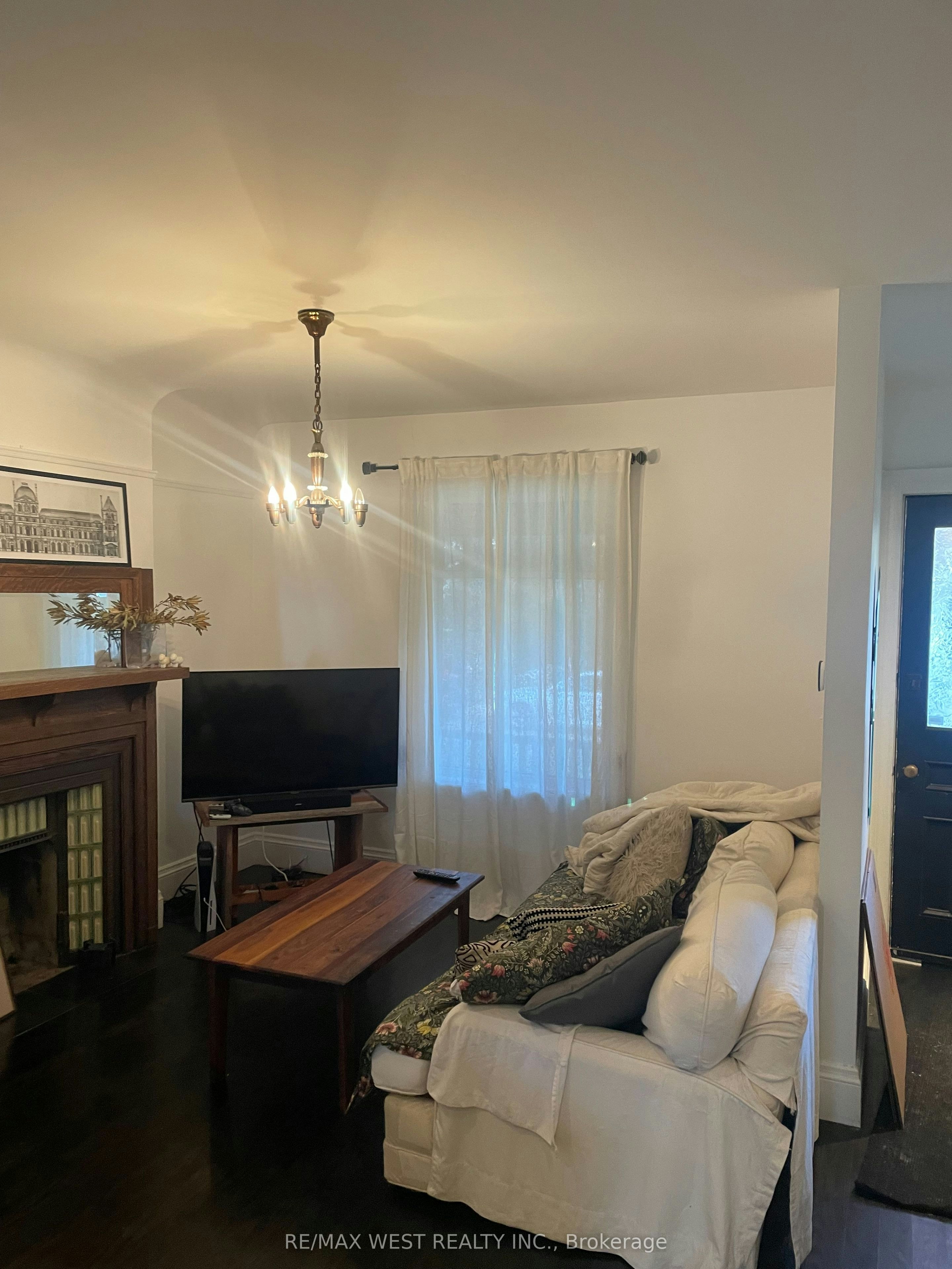 Main & Second-58 Lynd Avenue, Toronto, ON, M6R 1T9 - 6