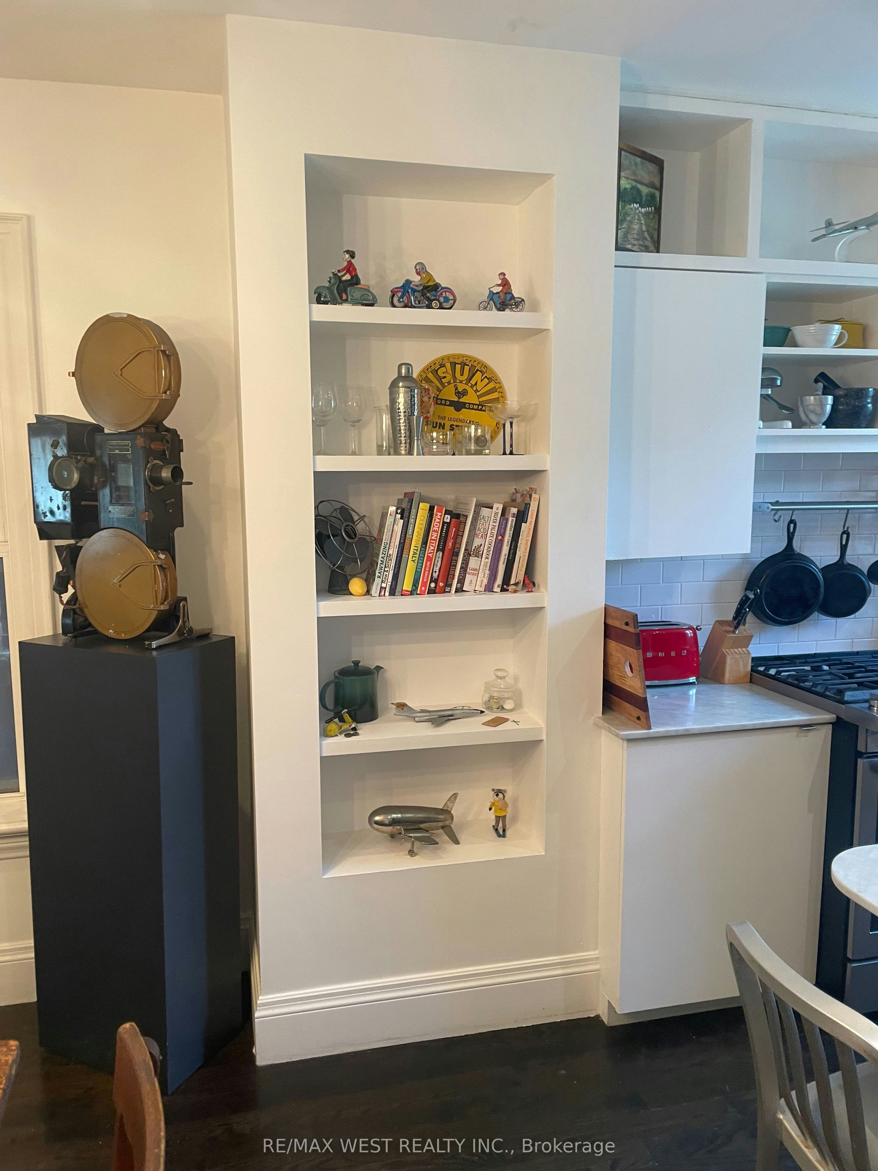 Main & Second-58 Lynd Avenue, Toronto, ON, M6R 1T9 - 14