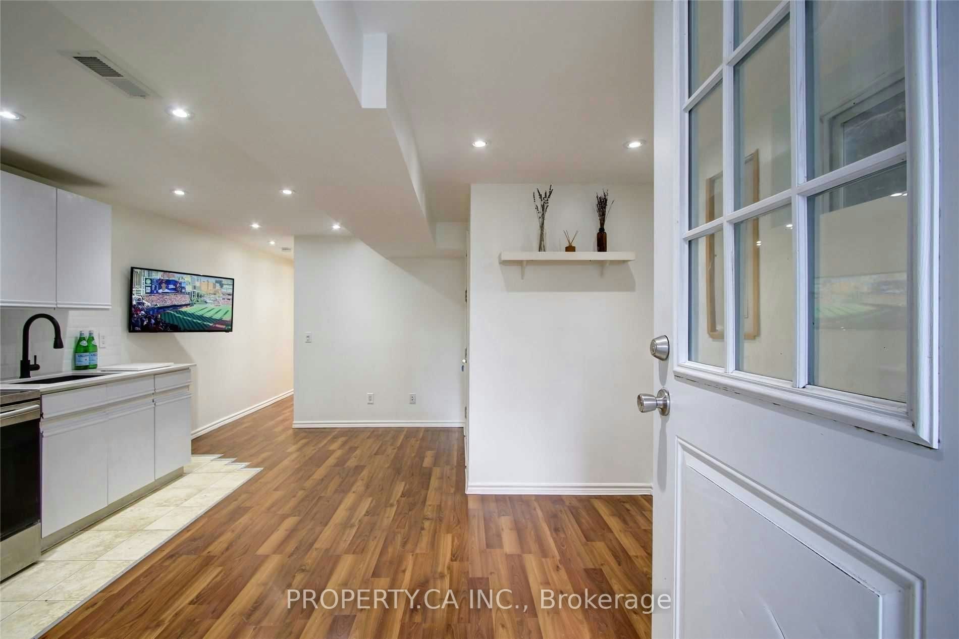 Lower-1012 Ossington Avenue, Toronto, ON, M6G 3V6 - 2