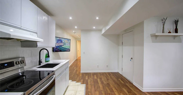 Lower-1012 Ossington Avenue, Toronto, ON, M6G 3V6 - 6
