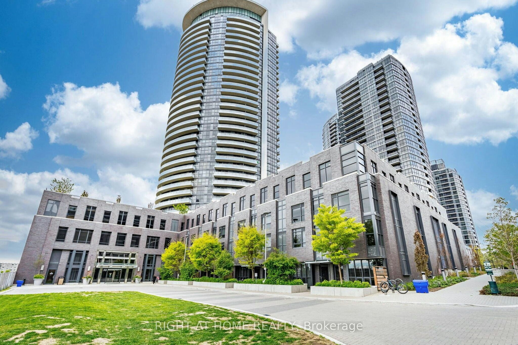 1309-30 Gibbs Road, Toronto, ON, M9B 0E4