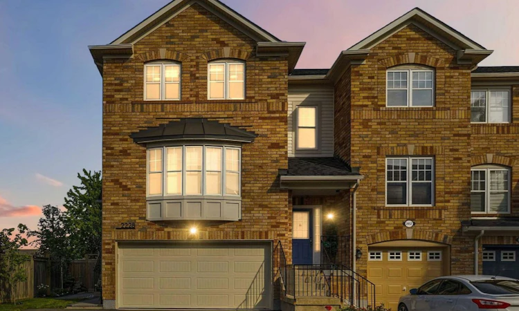 2228 Jillian Lane