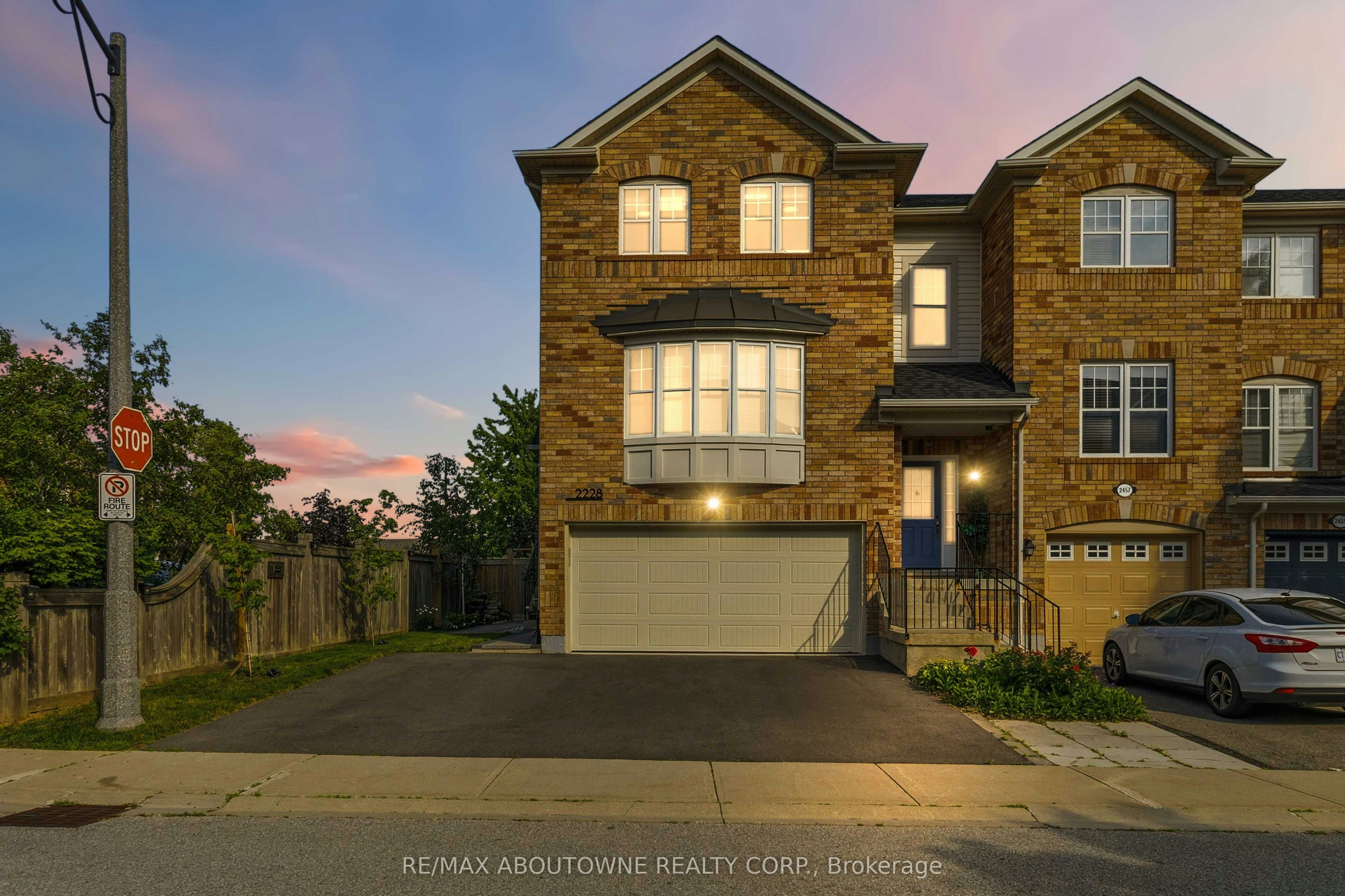 2228 Jillian Lane, Oakville, ON, L6M 0G7