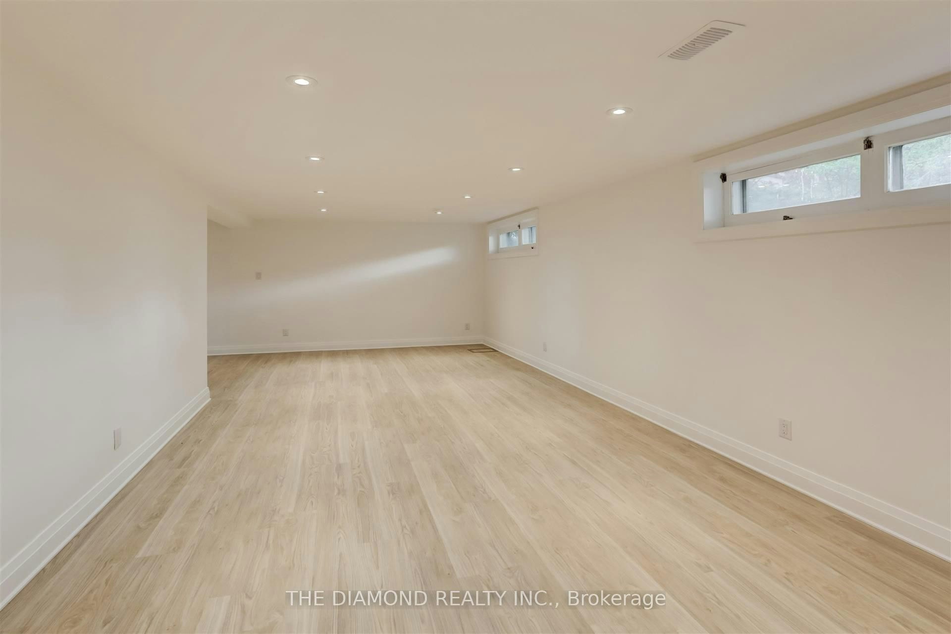 15 Government Road, Toronto, ON, M8X 1V7 - 26