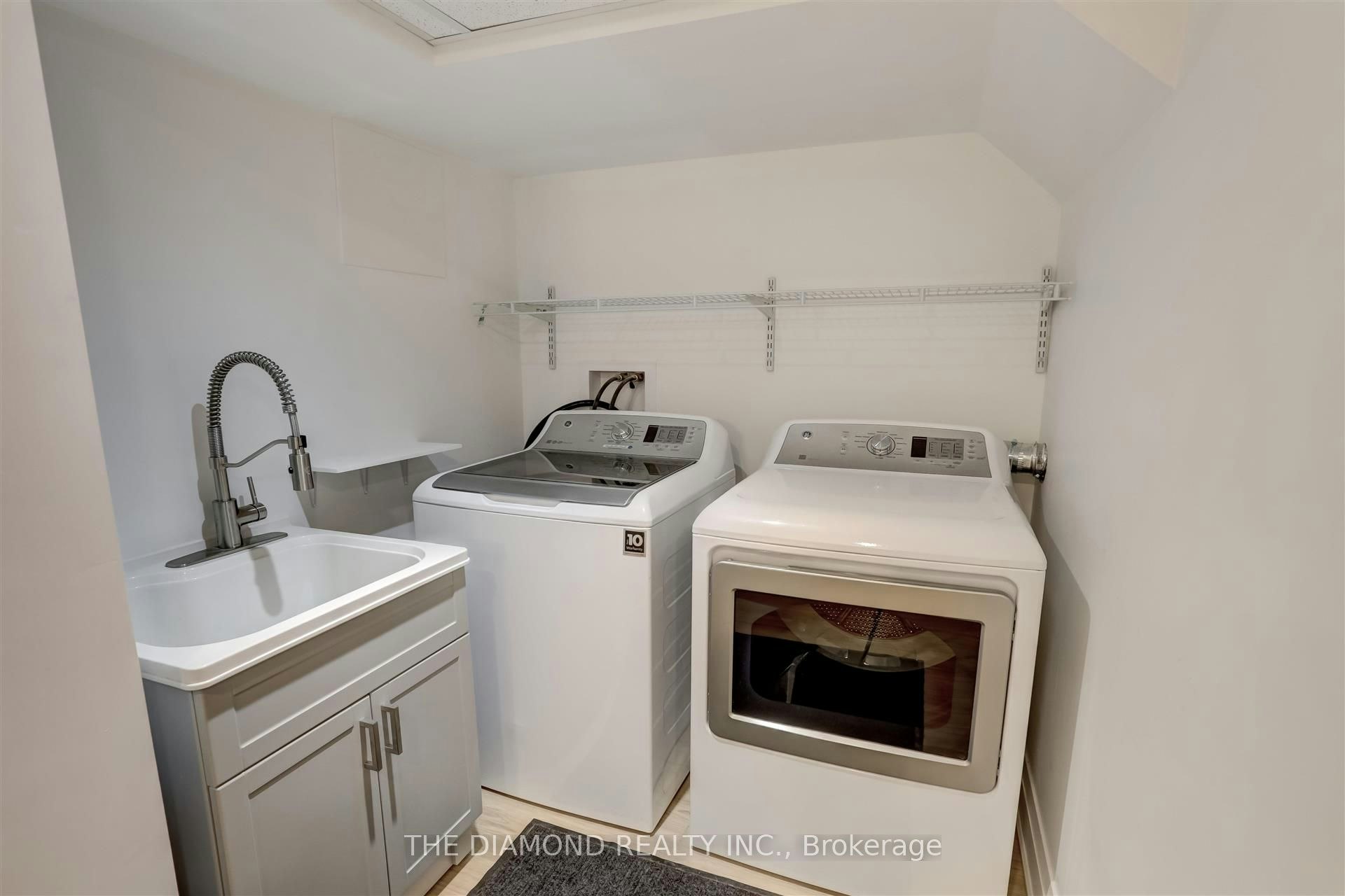 15 Government Road, Toronto, ON, M8X 1V7 - 27