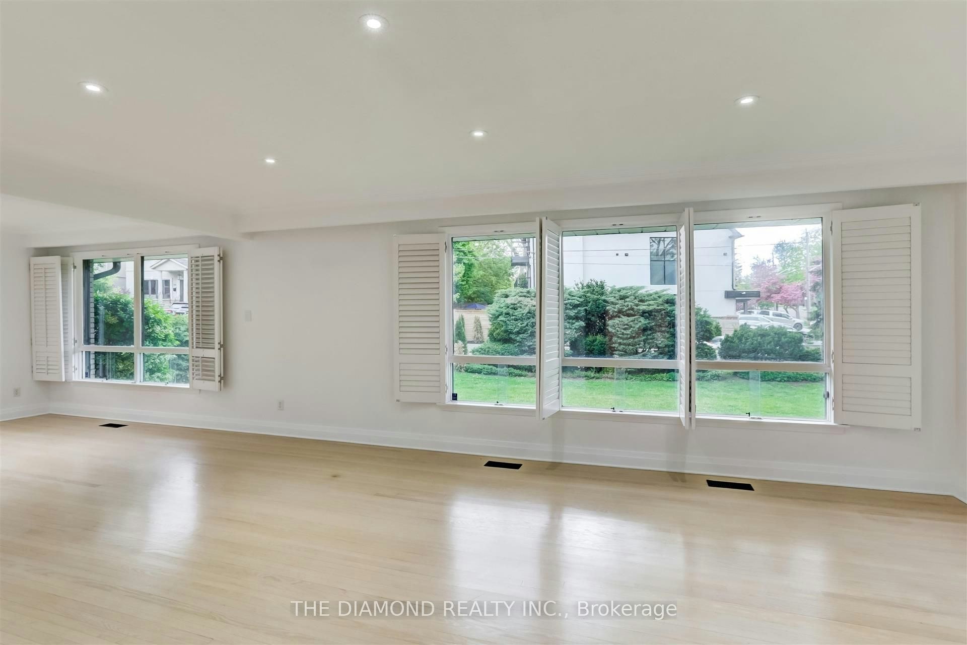 15 Government Road, Toronto, ON, M8X 1V7 - 12