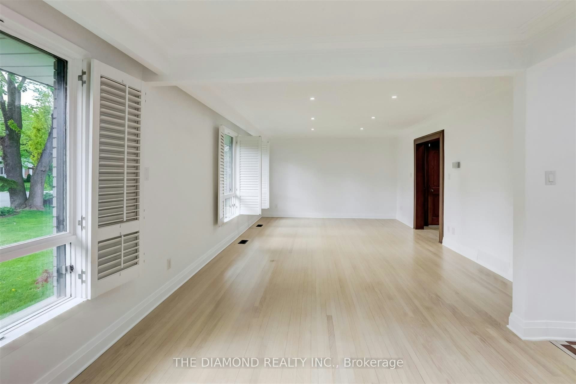 15 Government Road, Toronto, ON, M8X 1V7 - 14