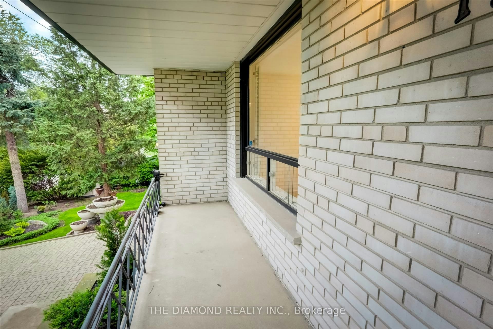 15 Government Road, Toronto, ON, M8X 1V7 - 5