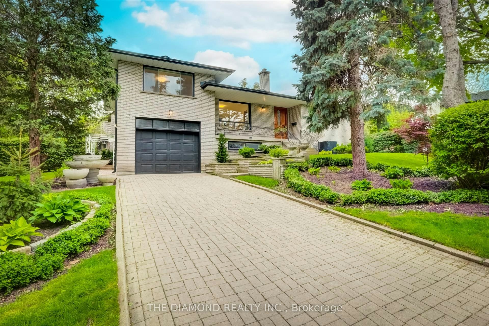 15 Government Road, Toronto, ON, M8X 1V7
