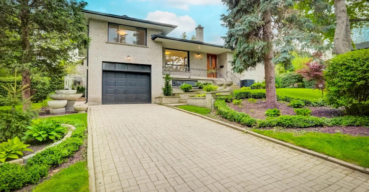 15 Government Road, Toronto, ON, M8X 1V7