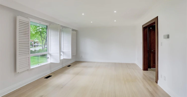 15 Government Road, Toronto, ON, M8X 1V7 - 13