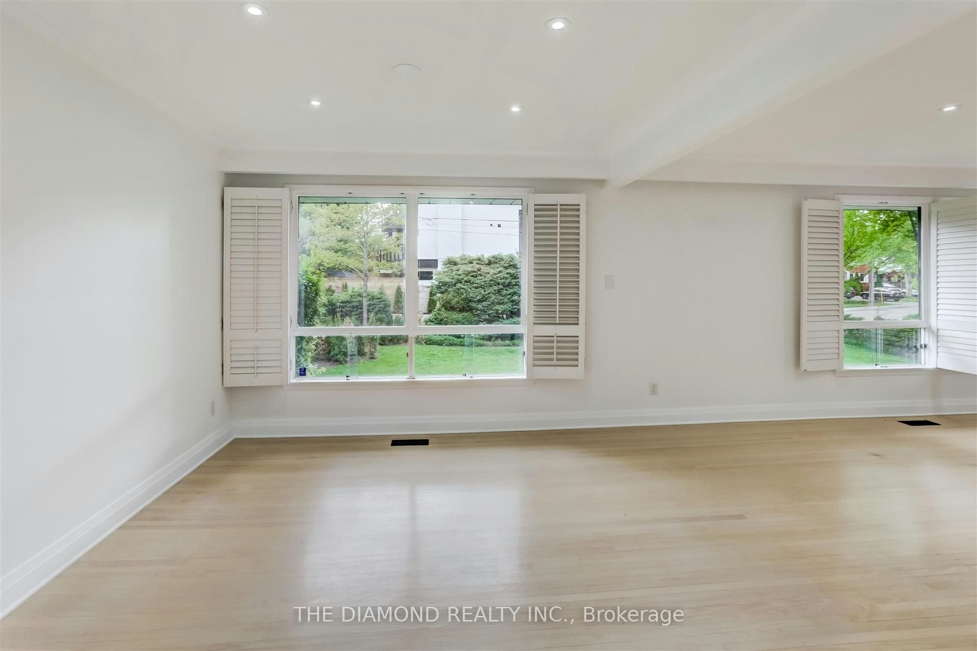 15 Government Road, Toronto, ON, M8X 1V7 - 15