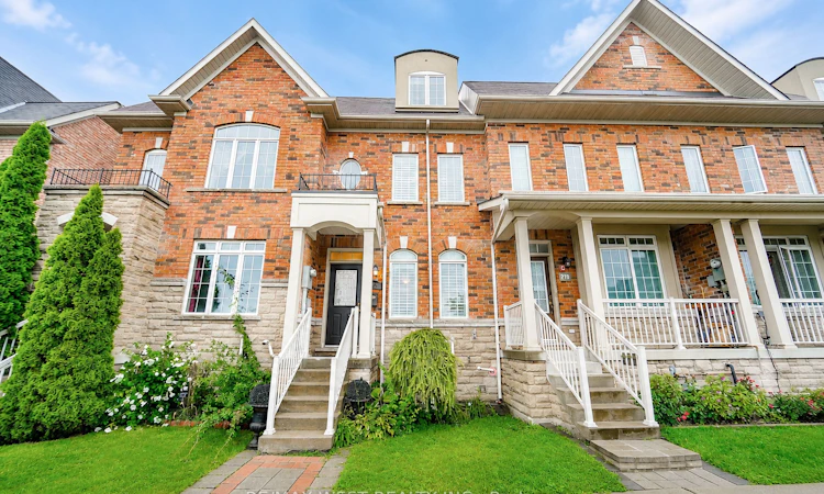 221 Isaac Devins Boulevard