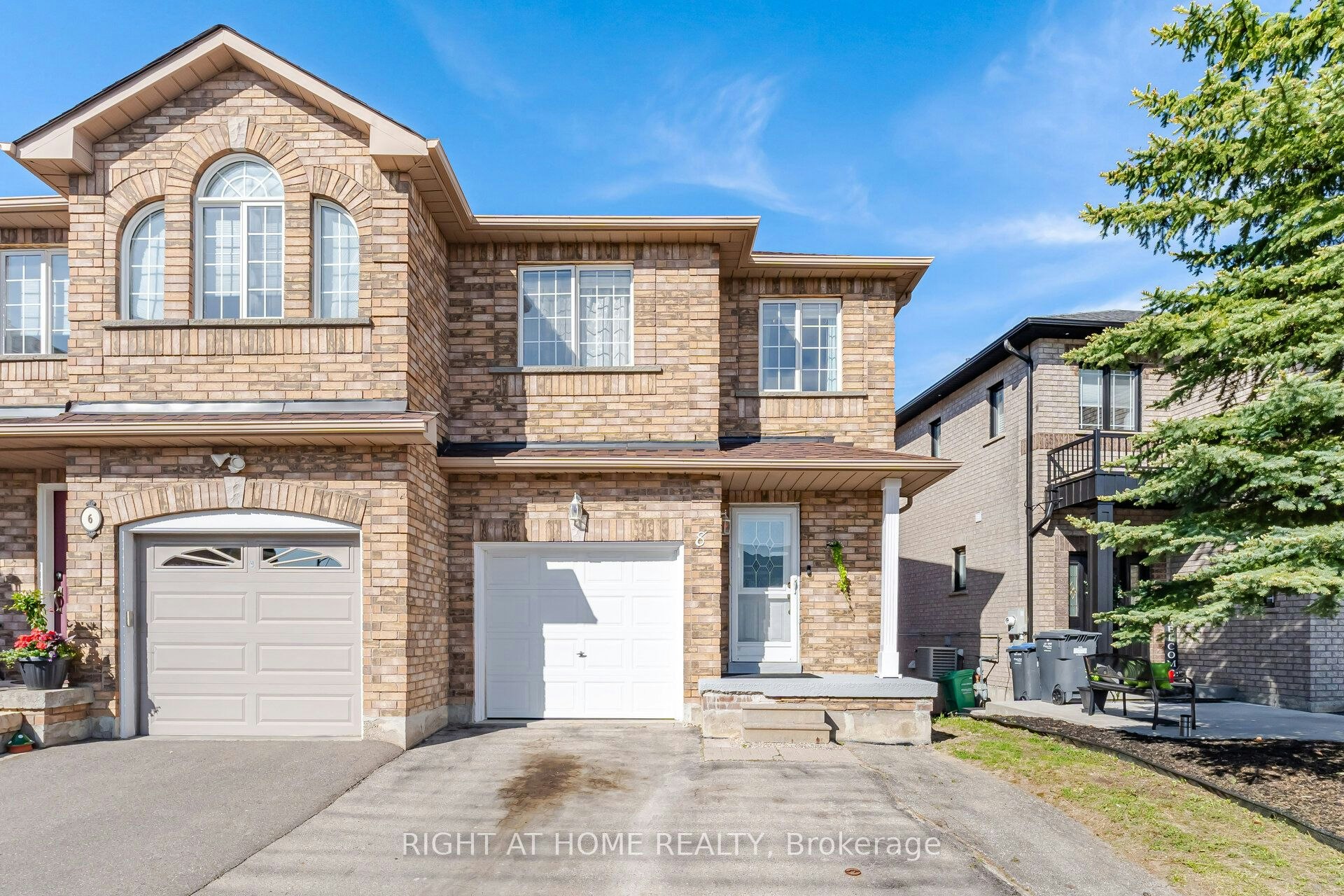 8 Richelieu Court, Caledon, ON, L7E 2M3