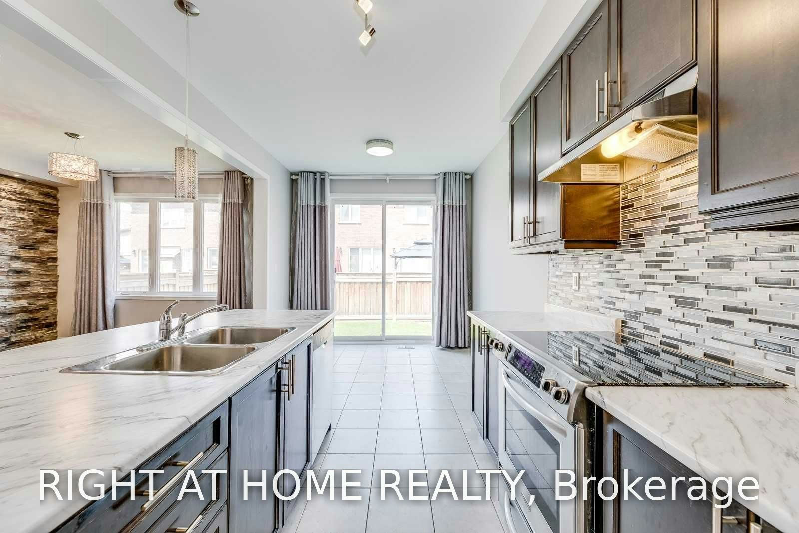 Upper-455 Clarkson Gate, Milton, ON, L9E 0B7 - 17
