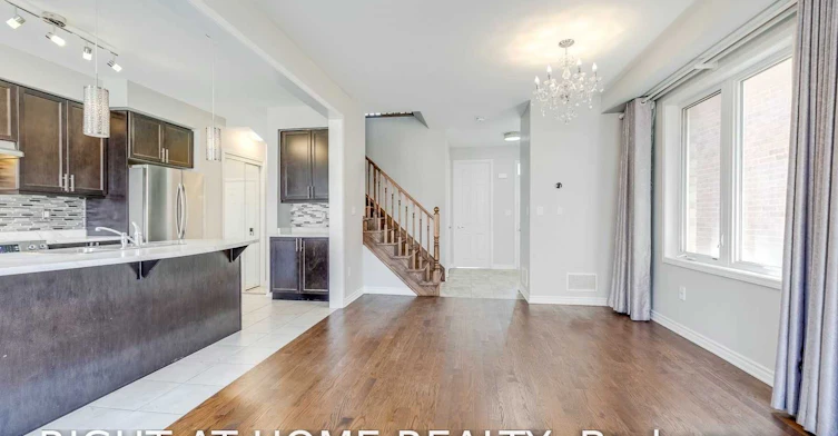 Upper-455 Clarkson Gate, Milton, ON, L9E 0B7 - 2
